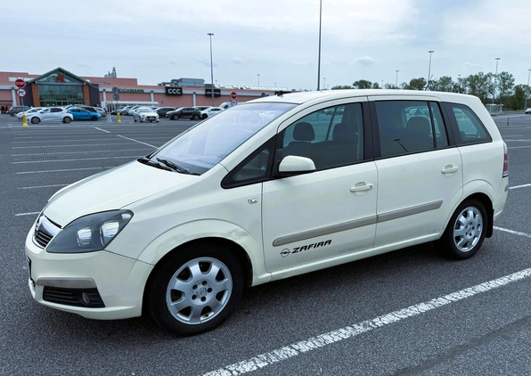 Opel Zafira cena 9300 przebieg: 267000, rok produkcji 2007 z Poznań małe 254